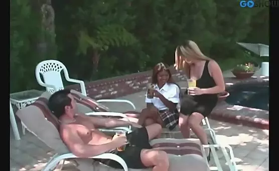 Outdoor Oral Delights Threesome Blowjobs and Pussy Eating