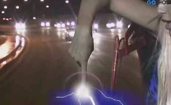 Blonde Seductresses in Threesome Pleasures Blowjobs, Fucking and Cumshots